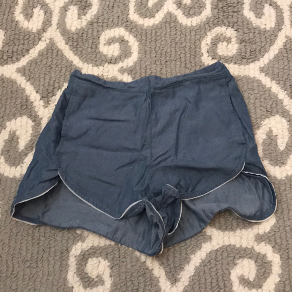 Lululemon Chambray Tulip Shorts